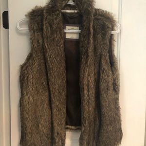 Abercrombie faux fur vest in Small